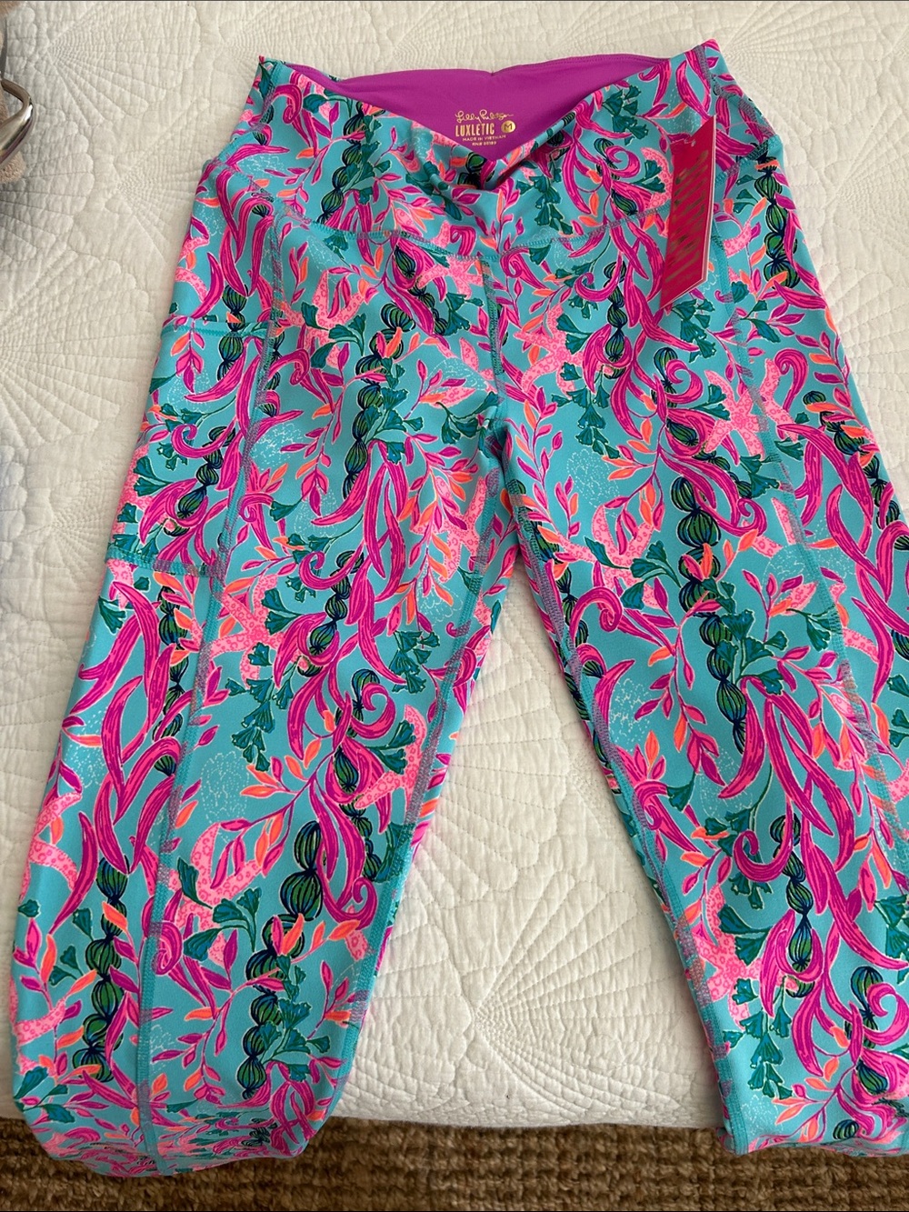 New ! Lilly Pulitzer size Medium Aqua & Hot Pink Floral-Print cropped Leggings